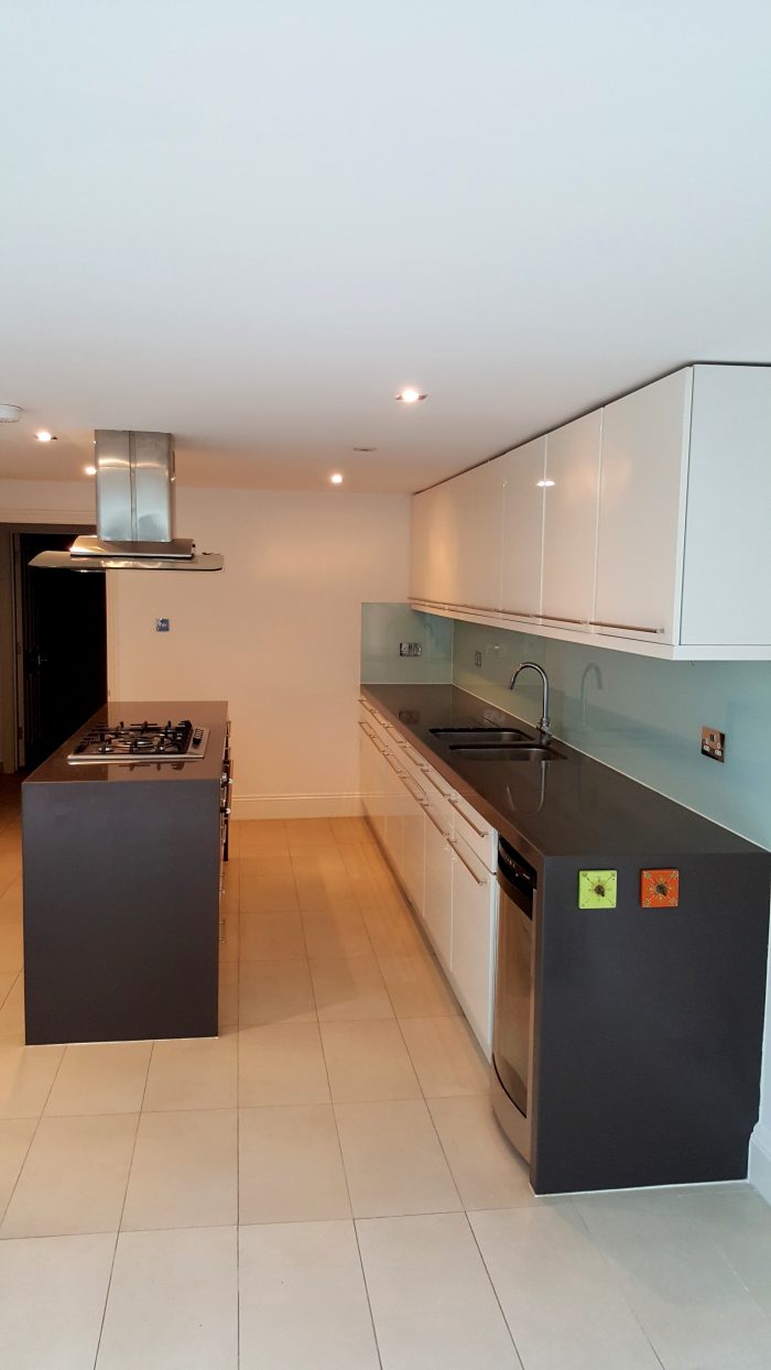 Approx 9yr Old Kitchen, Island, Granite Worktops and Appliances