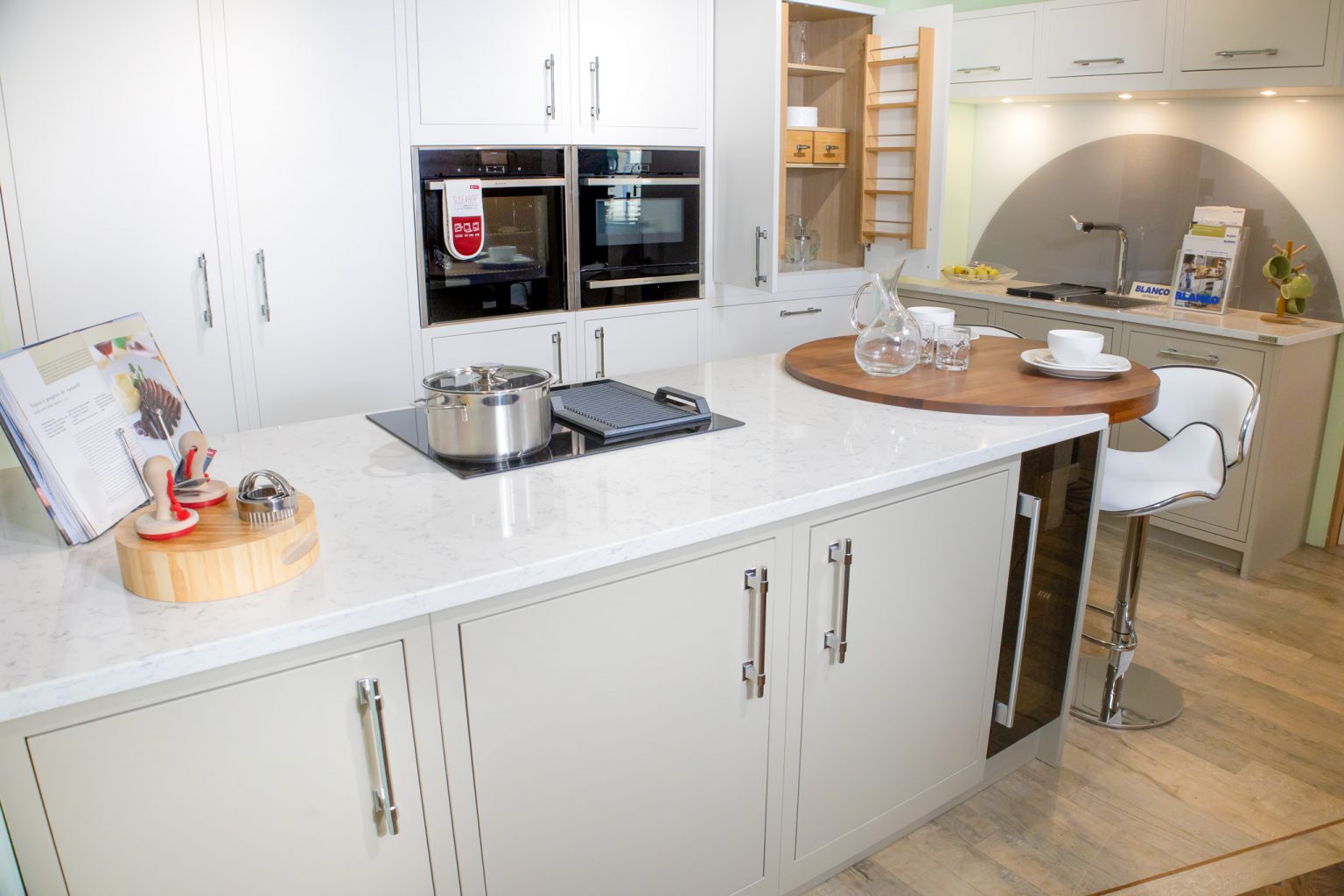 ExDisplay Kitchen, Island and Appliances The Used Kitchen Company