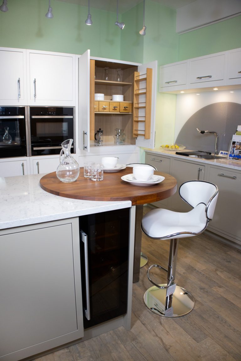 ExDisplay Kitchen, Island and Appliances The Used Kitchen Company