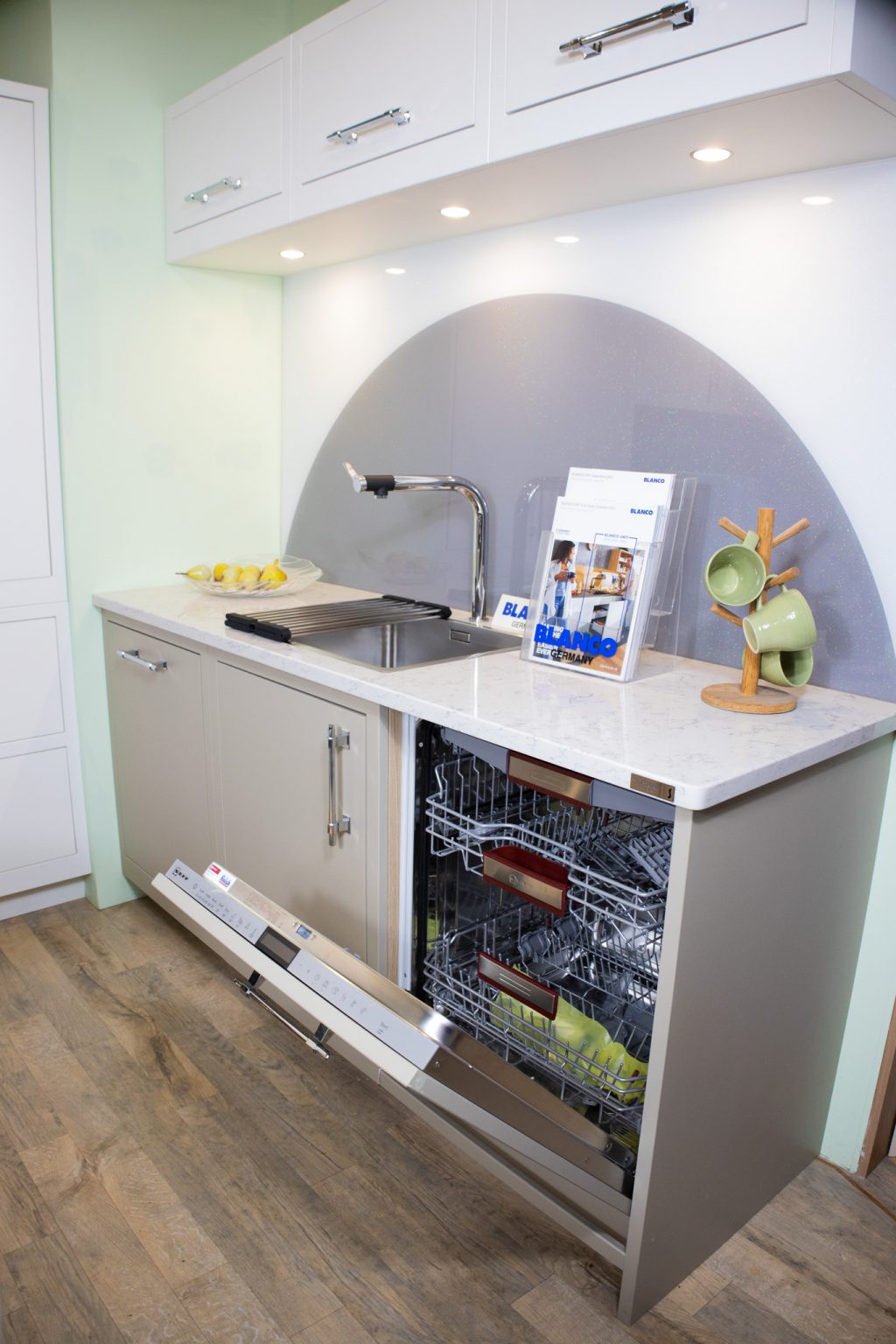 ExDisplay Kitchen, Island and Appliances The Used Kitchen Company