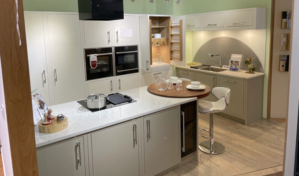 ExDisplay Kitchen, Island and Appliances The Used Kitchen Company