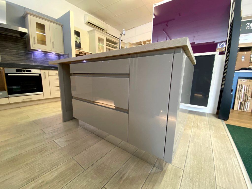 ExDisplay Kitchen, Island, Appliances The Used Kitchen Company