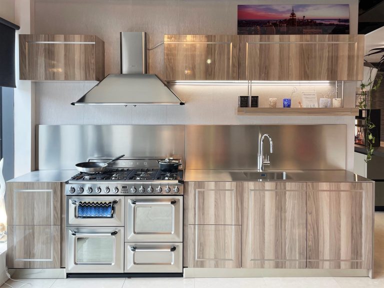 ExDisplay Kitchen, Worktops & Appliances The Used Kitchen Company