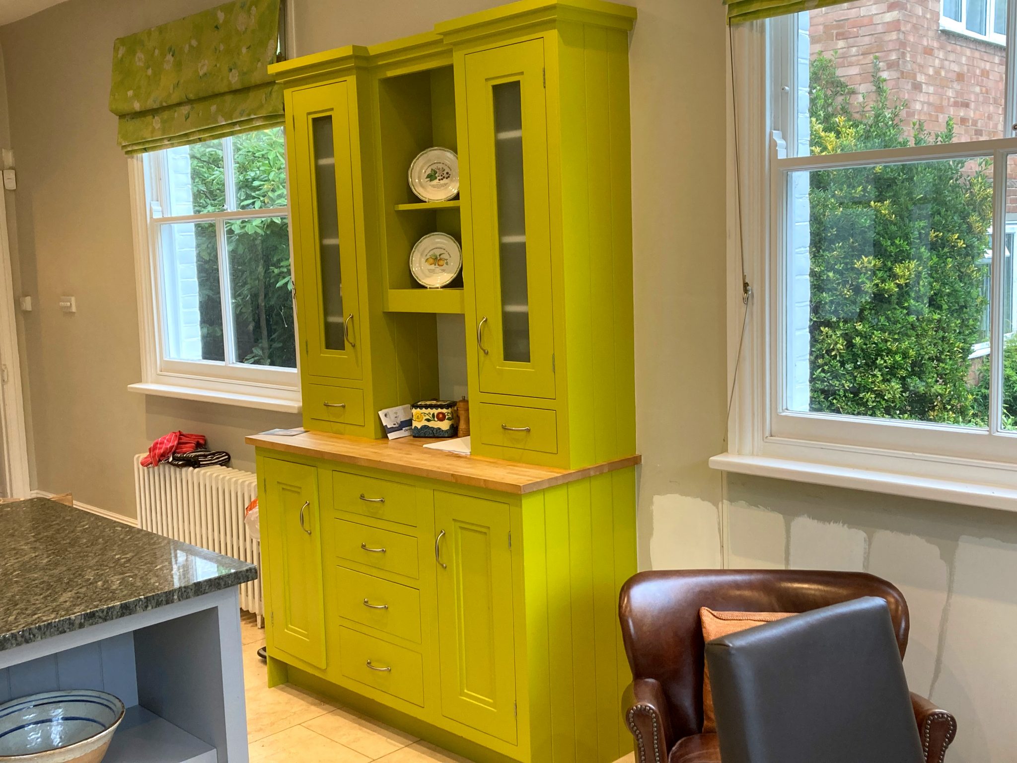Roundhouse Kitchen with Dresser and Worktops Used The Used Kitchen