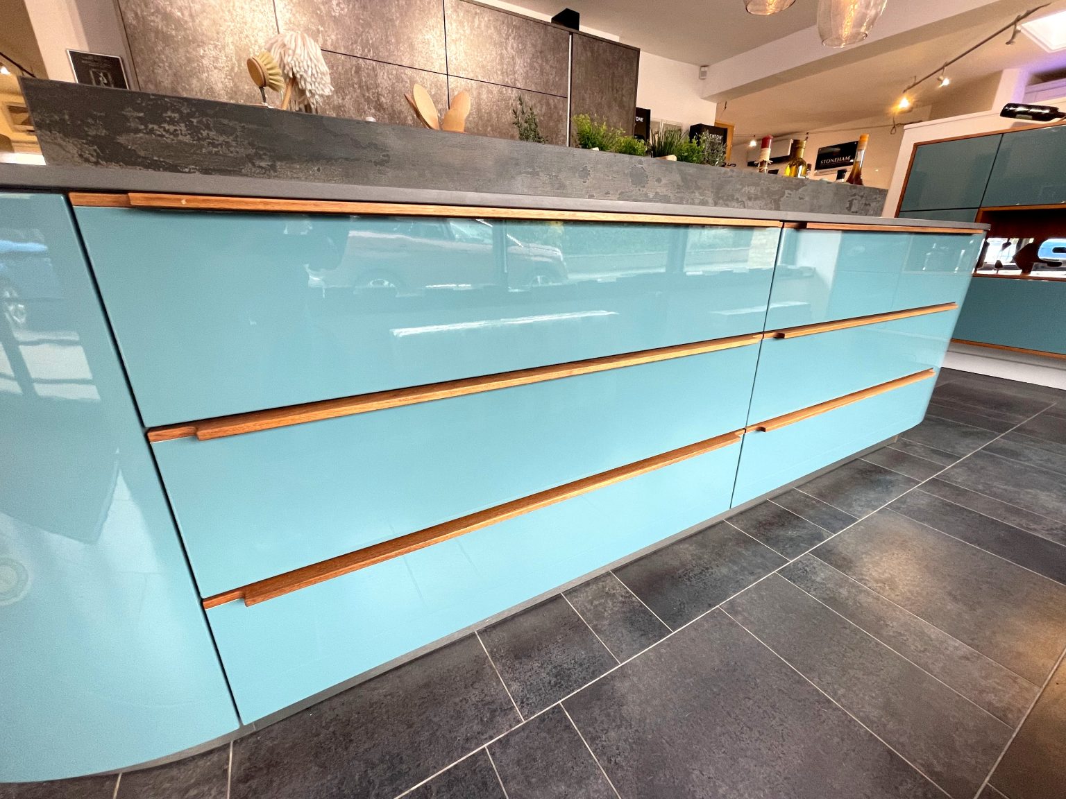 Stormer Kitchen Ex Display Stormer Kitchen with Island and Dekton Worktops - The Used ...