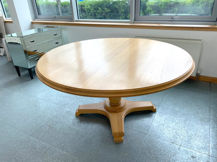 c The Used Kitchen Company c