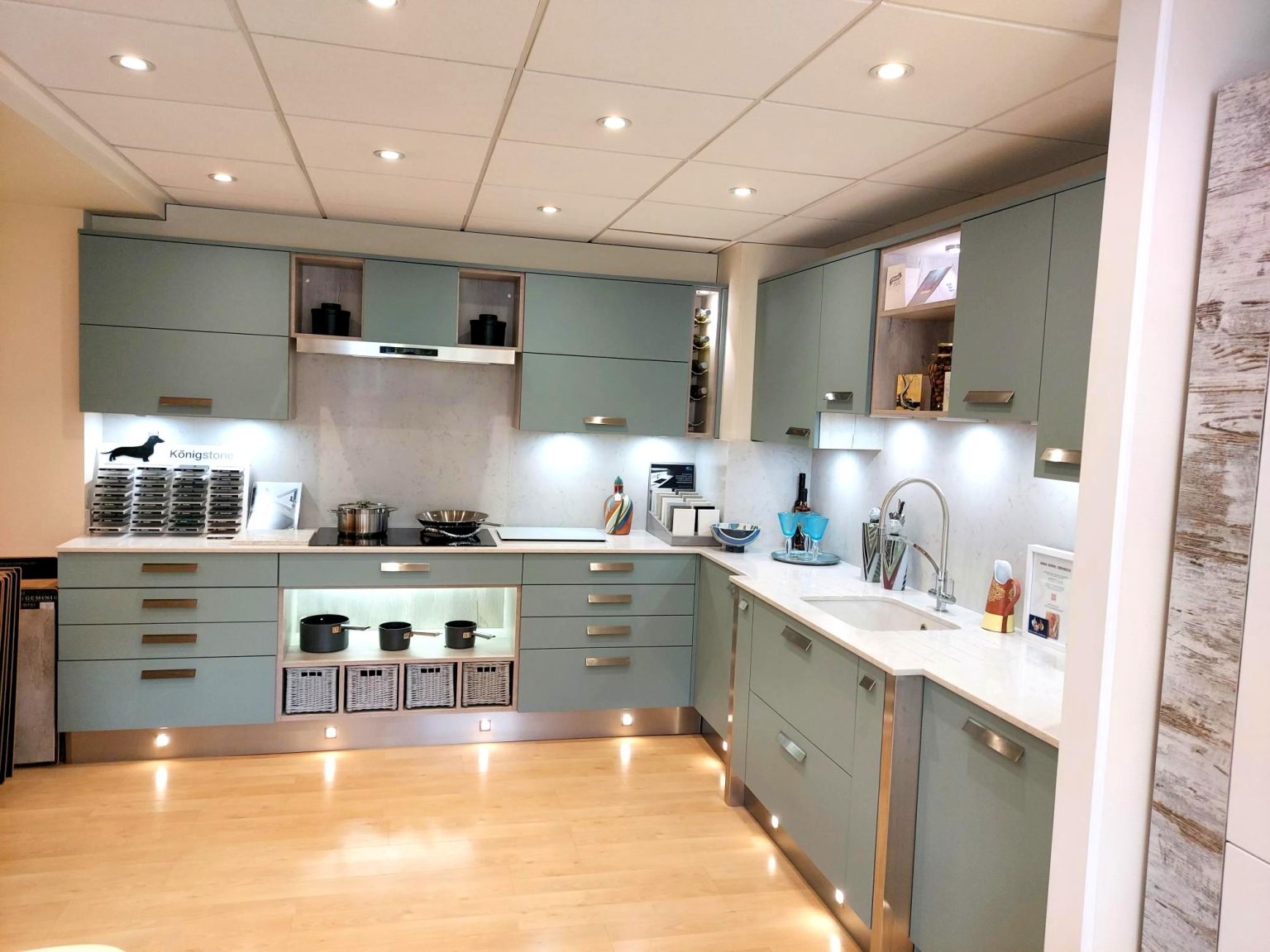 Ex Display Mereway Fjord Green and Jupiter Slab Kitchen with Silestone