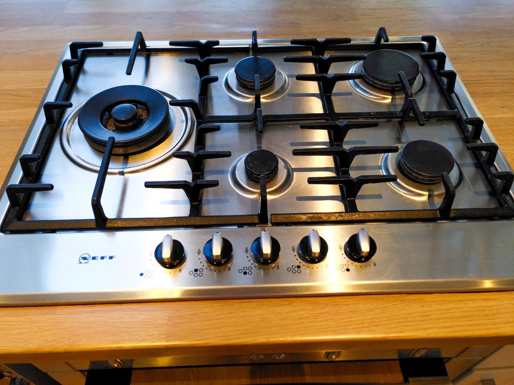 Howden Kitchen with Island, Worktops, Utility Room and Some Appliances