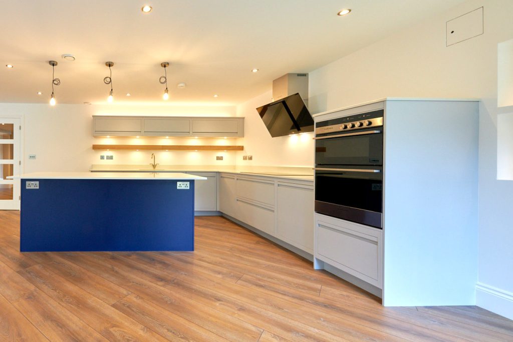 Harvey Jones Kitchen With Island, Quartz Worktops and Some Appliances