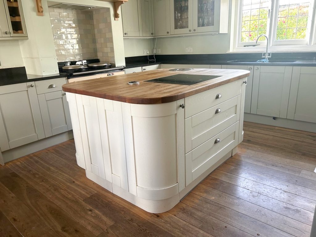 Howdens Kitchen with Island, Granite Worktops and Appliances - Used ...