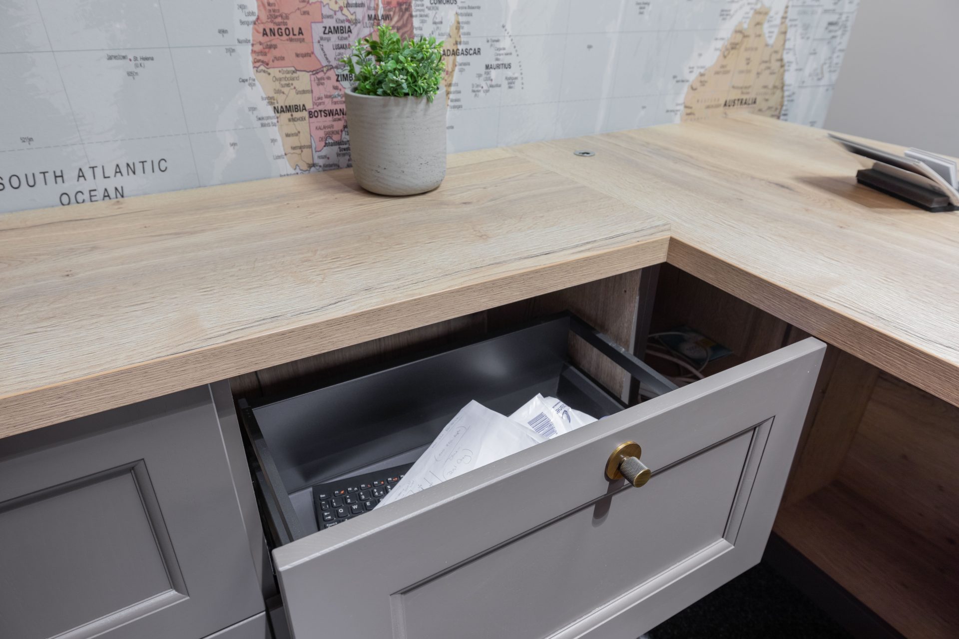 Ex Display Office Furniture The Used Kitchen Company