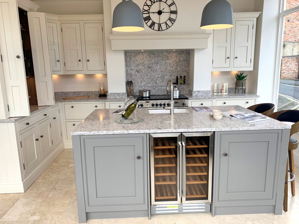 Ex Display Bespoke Painted with Island | The Used Kitchen Company