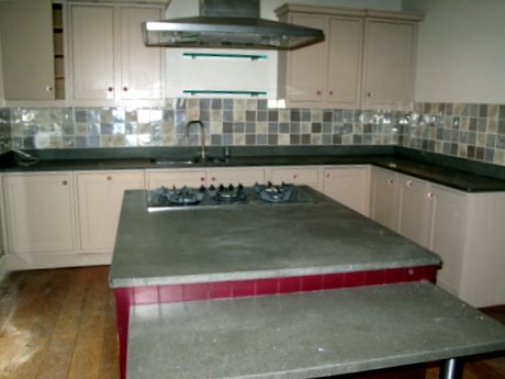 Approx 6 year old kitchen with Basalt worktops and appliances