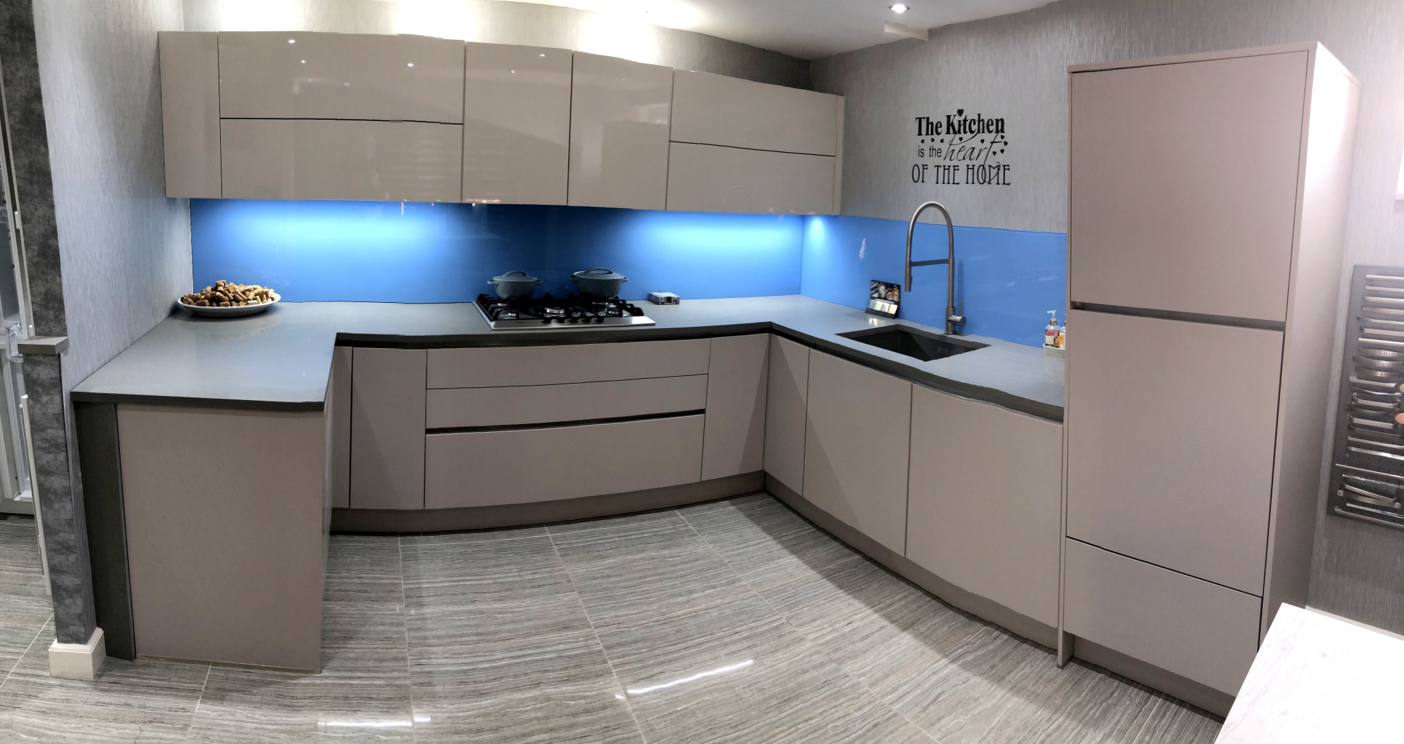 Ex Display Hacker Classic Handless Kitchen with Worktops and Some